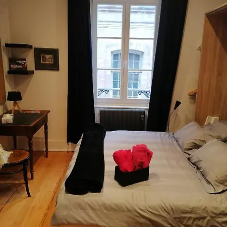 A La Tour Des Rohan *