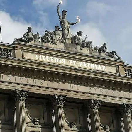 A La Tour Des Rohan *