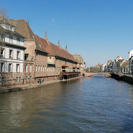 A La Tour Des Rohan Daire